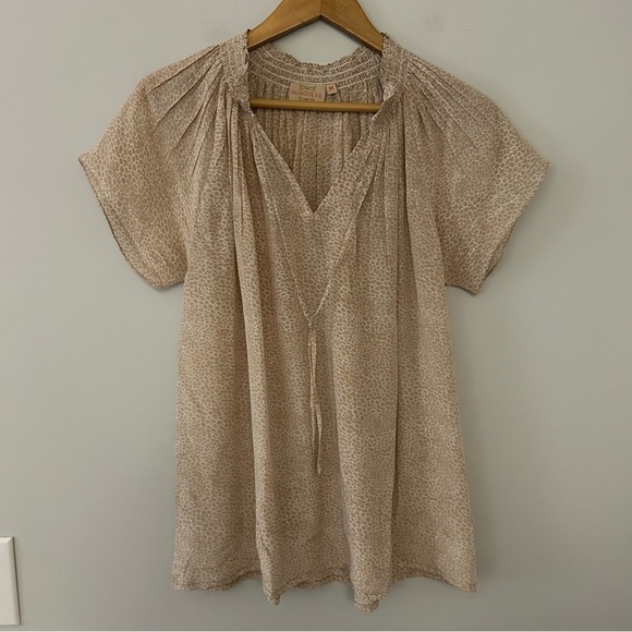 Rungolee Tops - Rungolee Louise 100% Silk V-Neck Blouse in Sand Tortoise